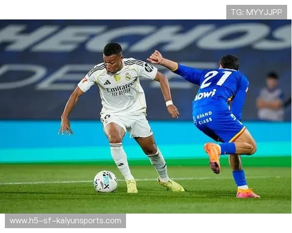 姆巴佩禁区内冷静推射破门，巴黎圣日耳曼稳稳收下